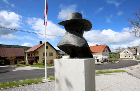 NOV ASFALT SELŠČEK 02 FOTO LJUBO VUKELIČ